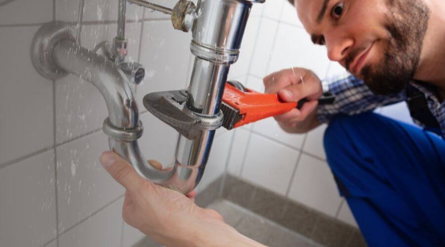 Professional same day plumber services in Pleasant Valley, IA